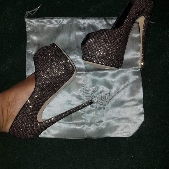 Giuseppe Zanotti Sharon Glittery Peep Toe Pumps - Picture 7 of 8